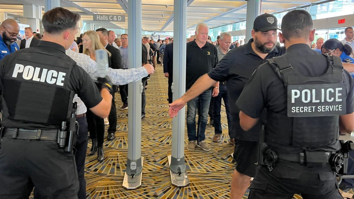 US President Joe Biden turns Detroit motor show into gridlock-0