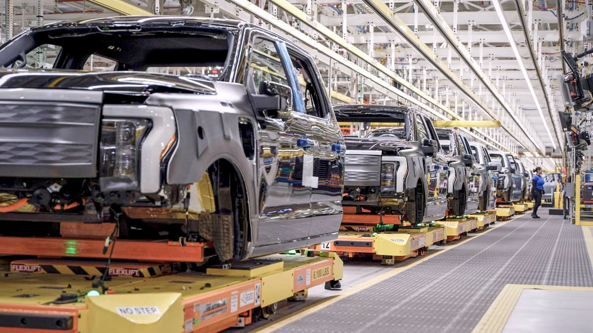 Ford F-150 Lightning electric pick-up production paused due to manufacturing fault