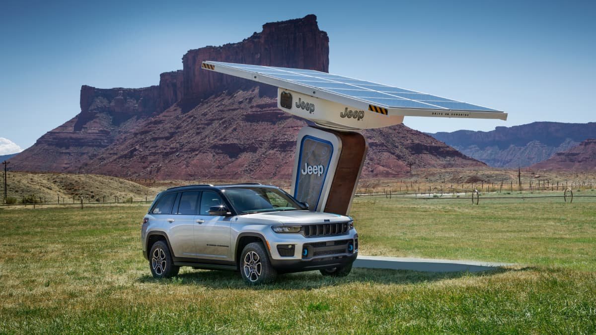 Jeep plans remote solar-powered charging stations for electric off-roaders-0
