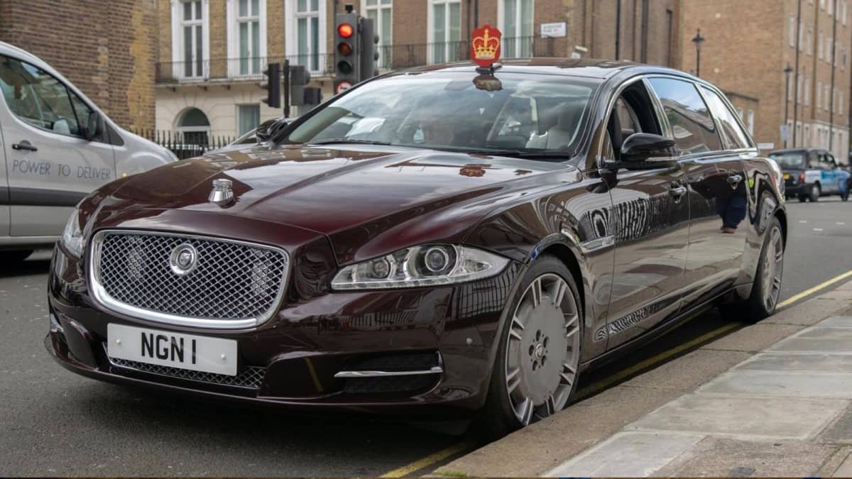 The Royal cars of the Queen’s funeral procession-1