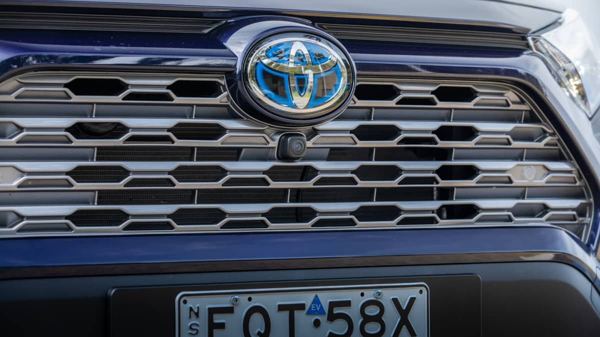Toyota production cuts in Japan hit RAV4 again-0