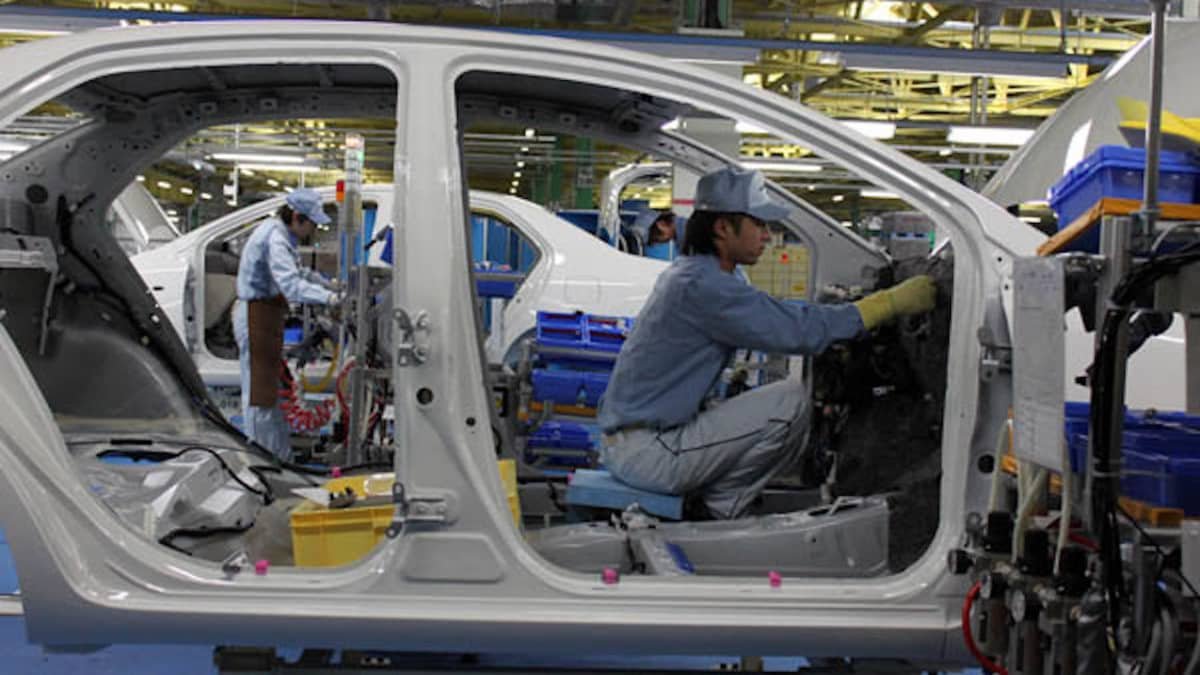 Toyota production cuts in Japan hit RAV4 again-0