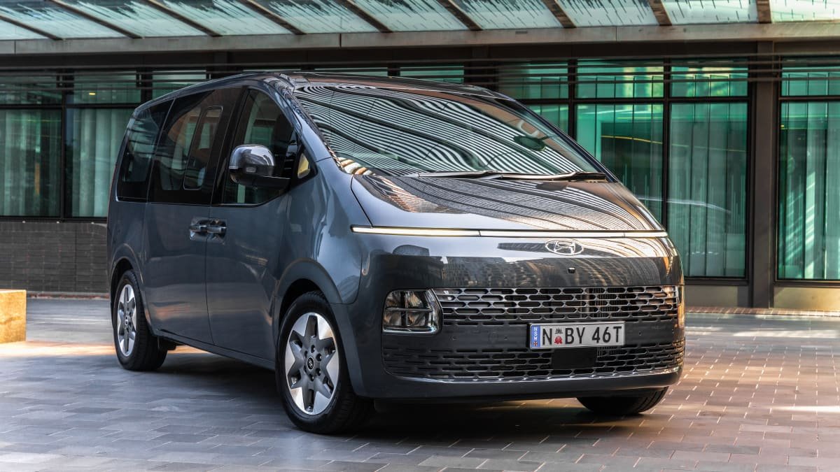 2022 Hyundai Staria LT2