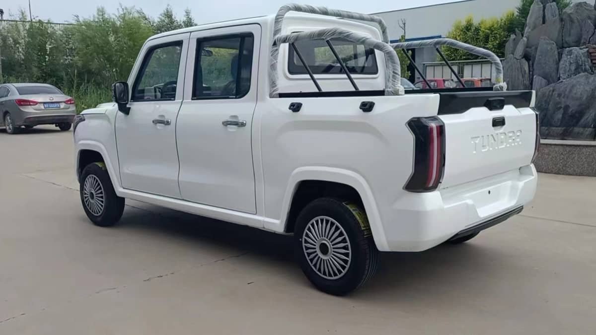 Chinese car-maker builds mini Toyota Tundra knock-off-0