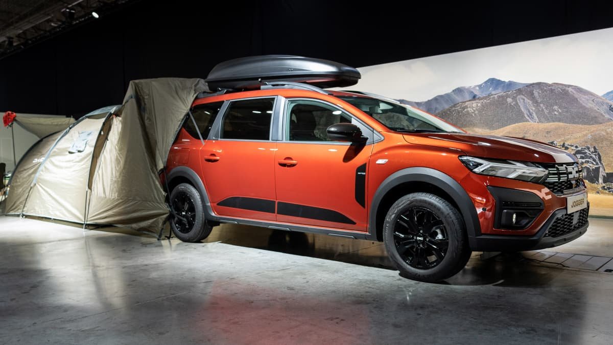 Dacia budget brand due in Australia in 2024 with Renault badges but safety doubts-0