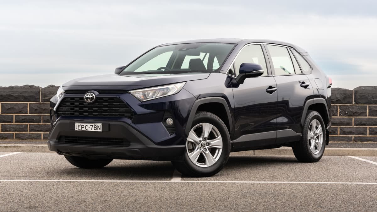Should I buy a 2022 Kia Sportage S or Toyota RAV4 GX?-1