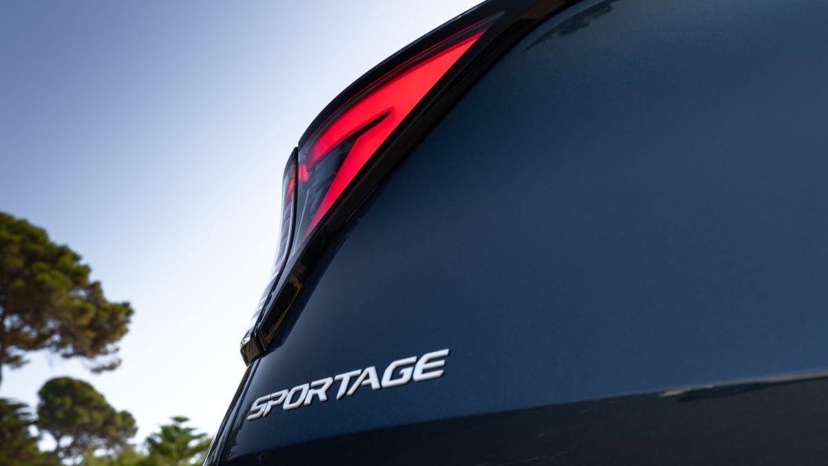 Should I buy a 2022 Kia Sportage S or Toyota RAV4 GX?-0