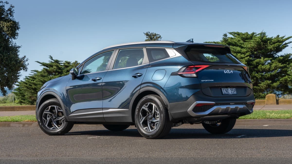 Should I buy a 2022 Kia Sportage S or Toyota RAV4 GX?-0