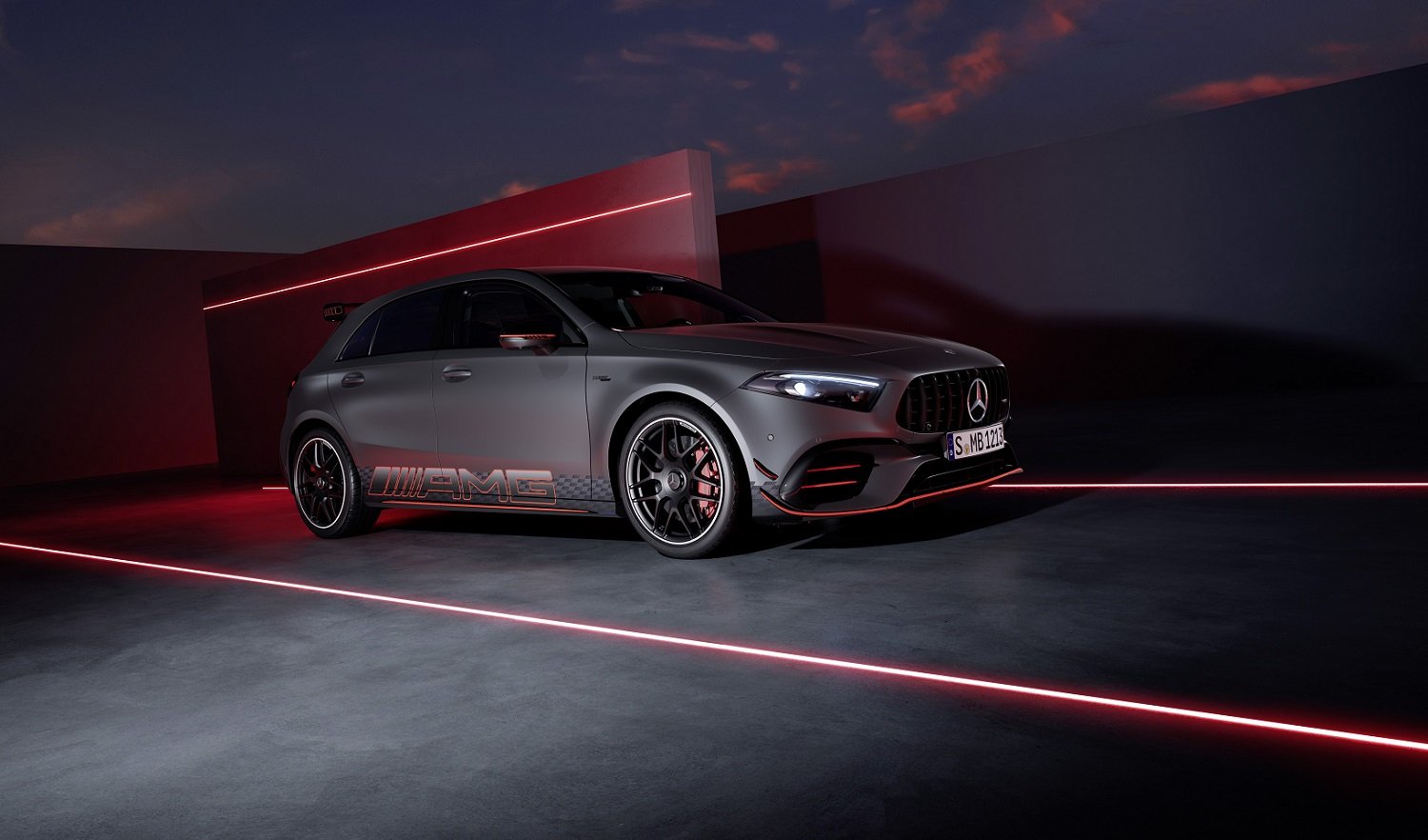 facelift Mercedes-Benz A-Class revealed