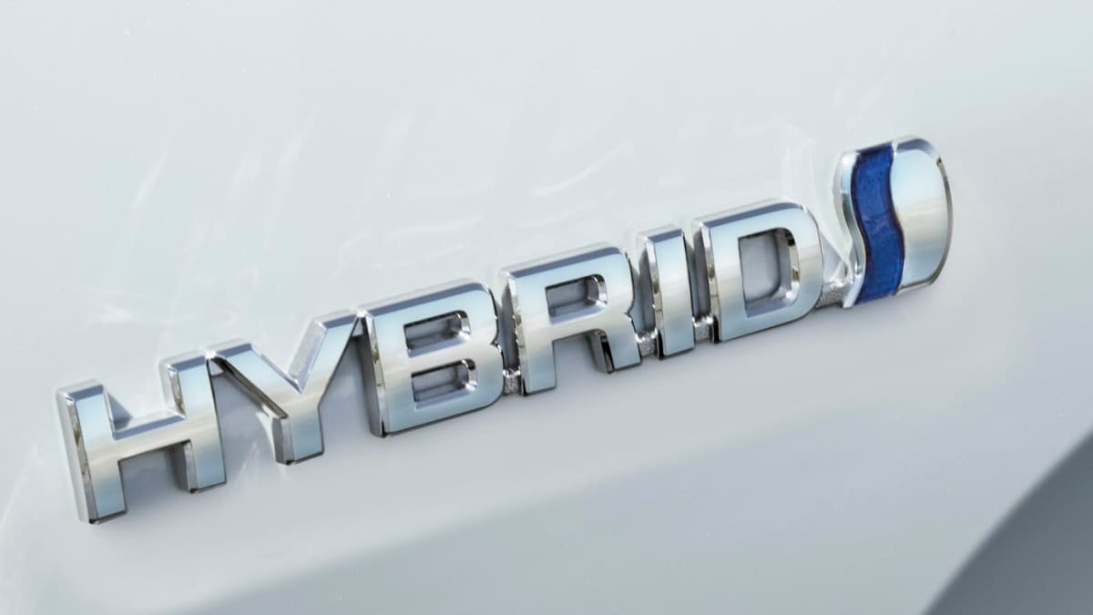 Toyota slams electric-car extremism, says no motorists should be left behind-0