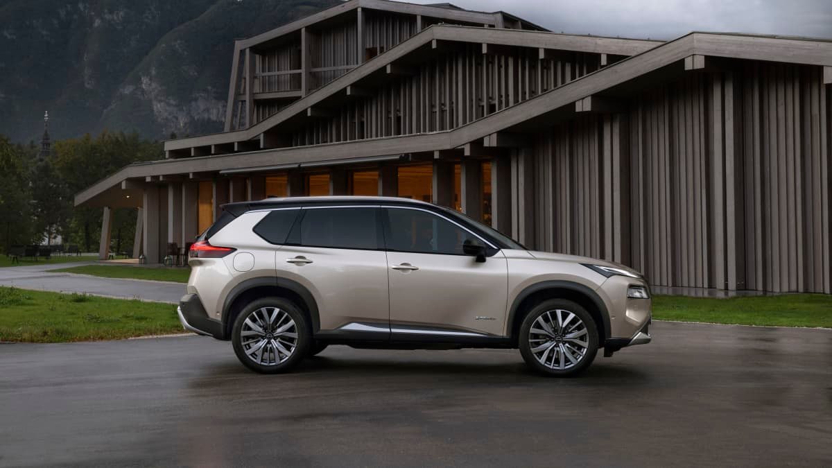 2023 Nissan X-Trail e-Power hybrid: International first drive-1
