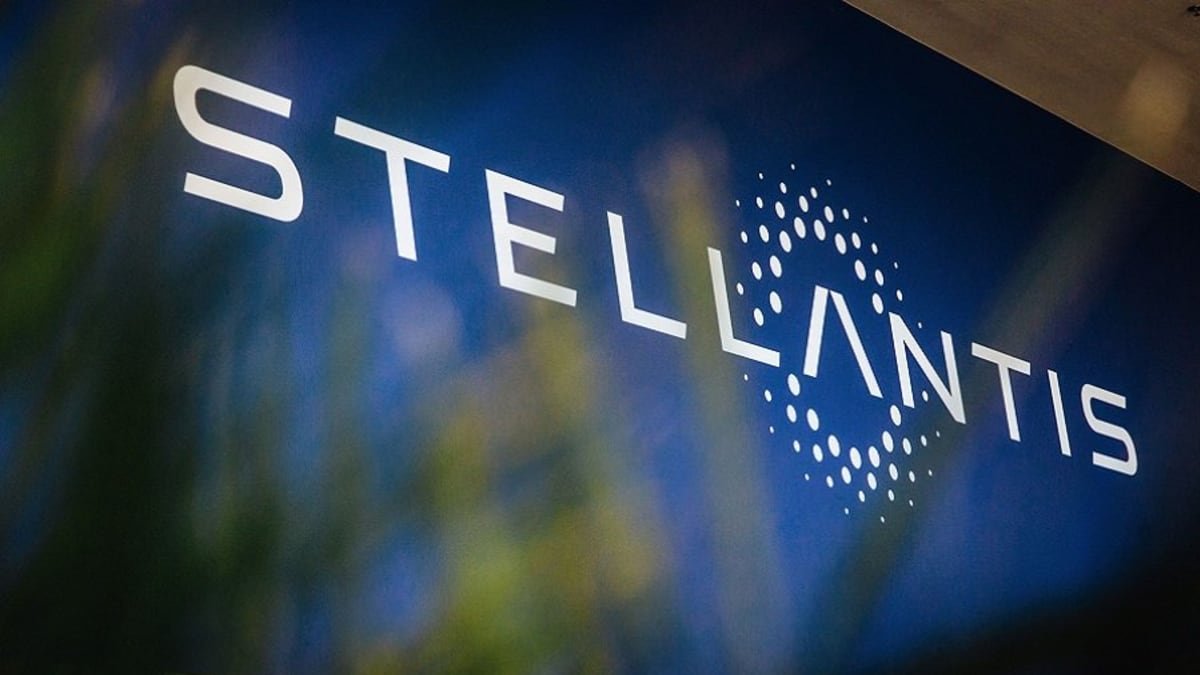 Australian mining companies ink deals with auto giants-0