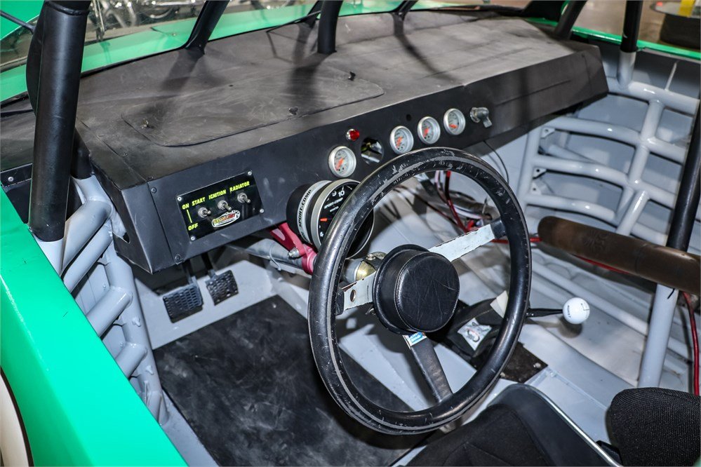 chevrolet nascar race truck, AutoHunter Spotlight: 2001 Chevrolet NASCAR race truck, ClassicCars.com Journal