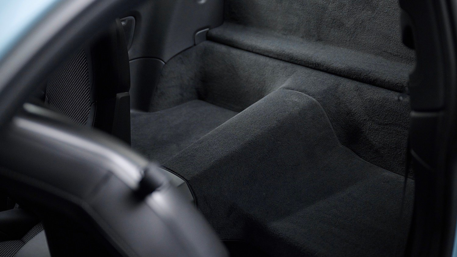 Porsche brings back lightweight 911 T