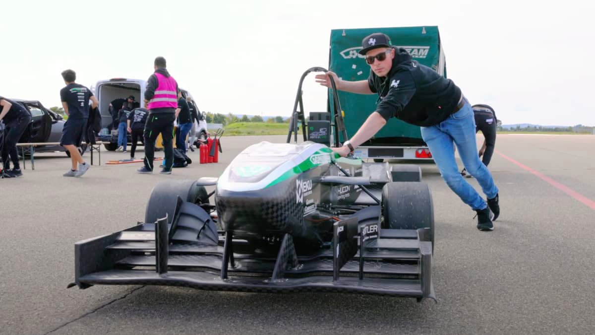 Video: World’s fastest-accelerating electric ‘car’ record set by German students-0