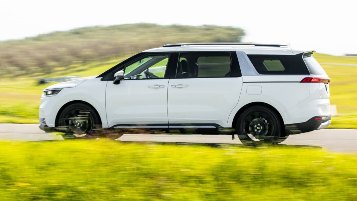 Kia Carnival Hybrid on the way, Australian division keen-0
