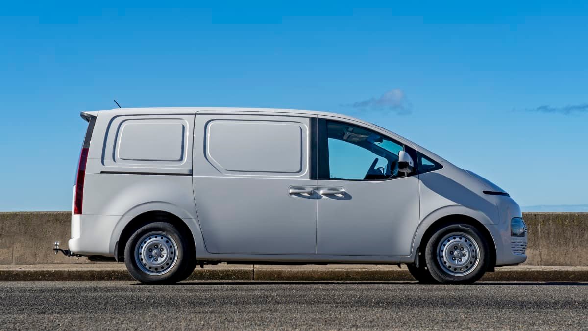 2023 Hyundai Staria Load review-1