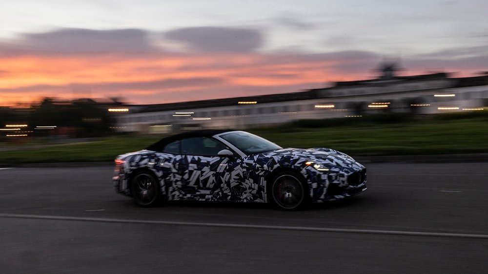The Maserati GranCabrio prototype from the side