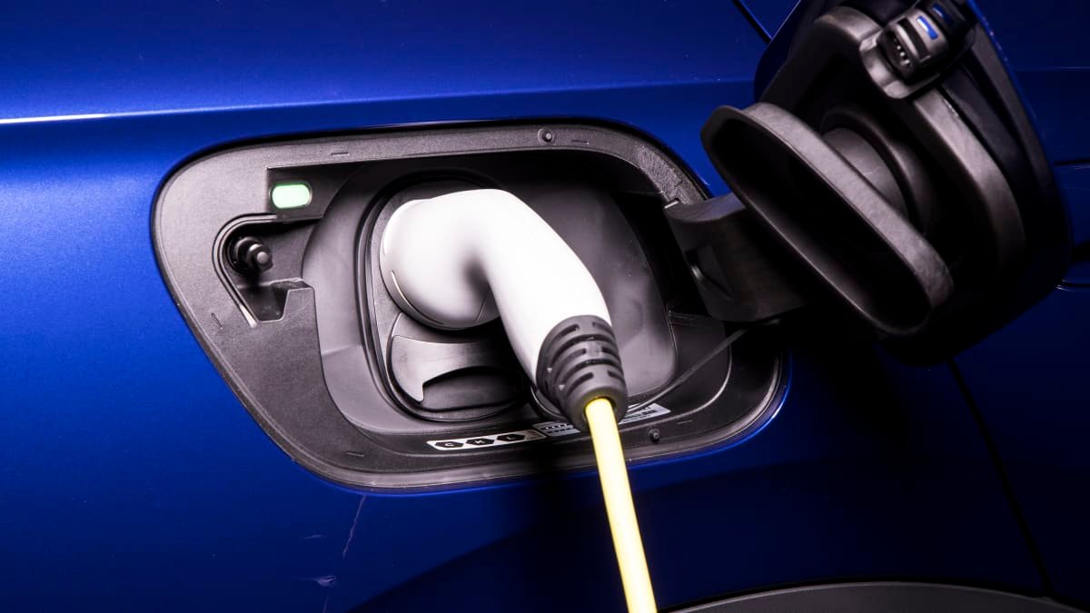 Volkswagen to axe petrol and diesel engines in Europe by 2033-0