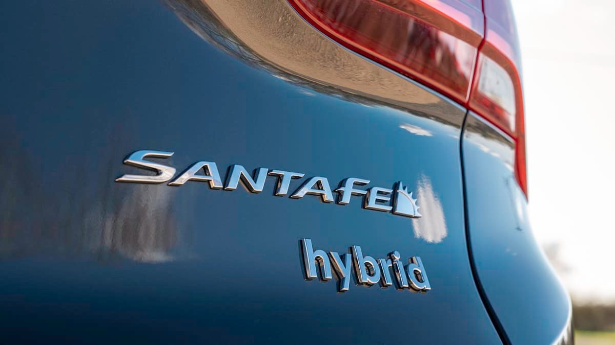 2023 Hyundai Santa Fe Hybrid price and specs