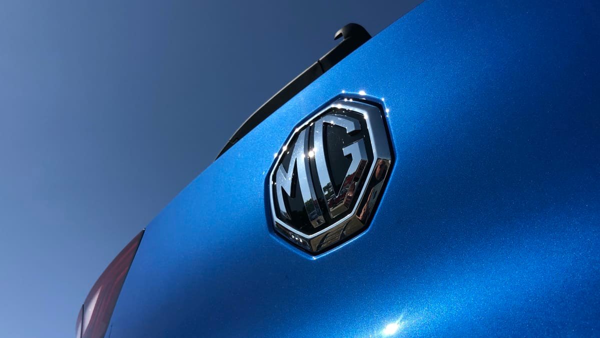 VFACTS November 2022: Toyota HiLux sales overtake Holden Commodore and Ford Falcon from two decades ago