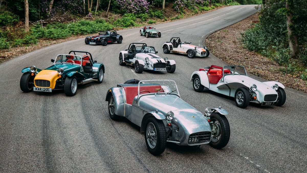 British retro sports-car maker switches to electric power – report