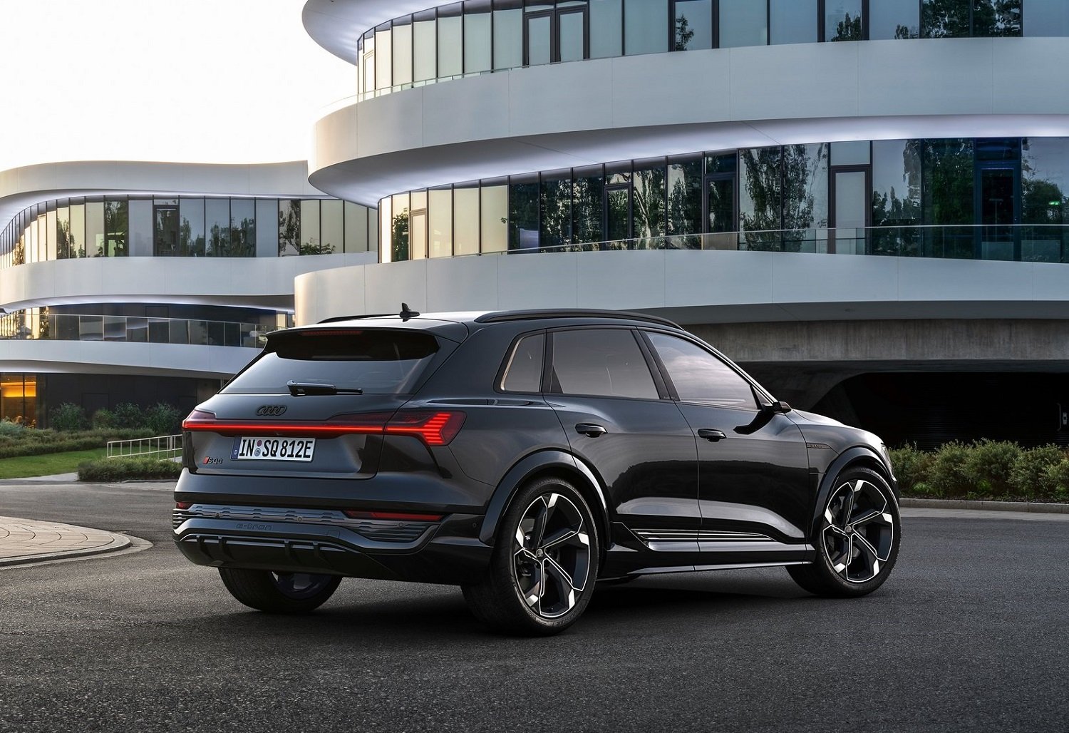 New Audi SQ8 e-tron revealed