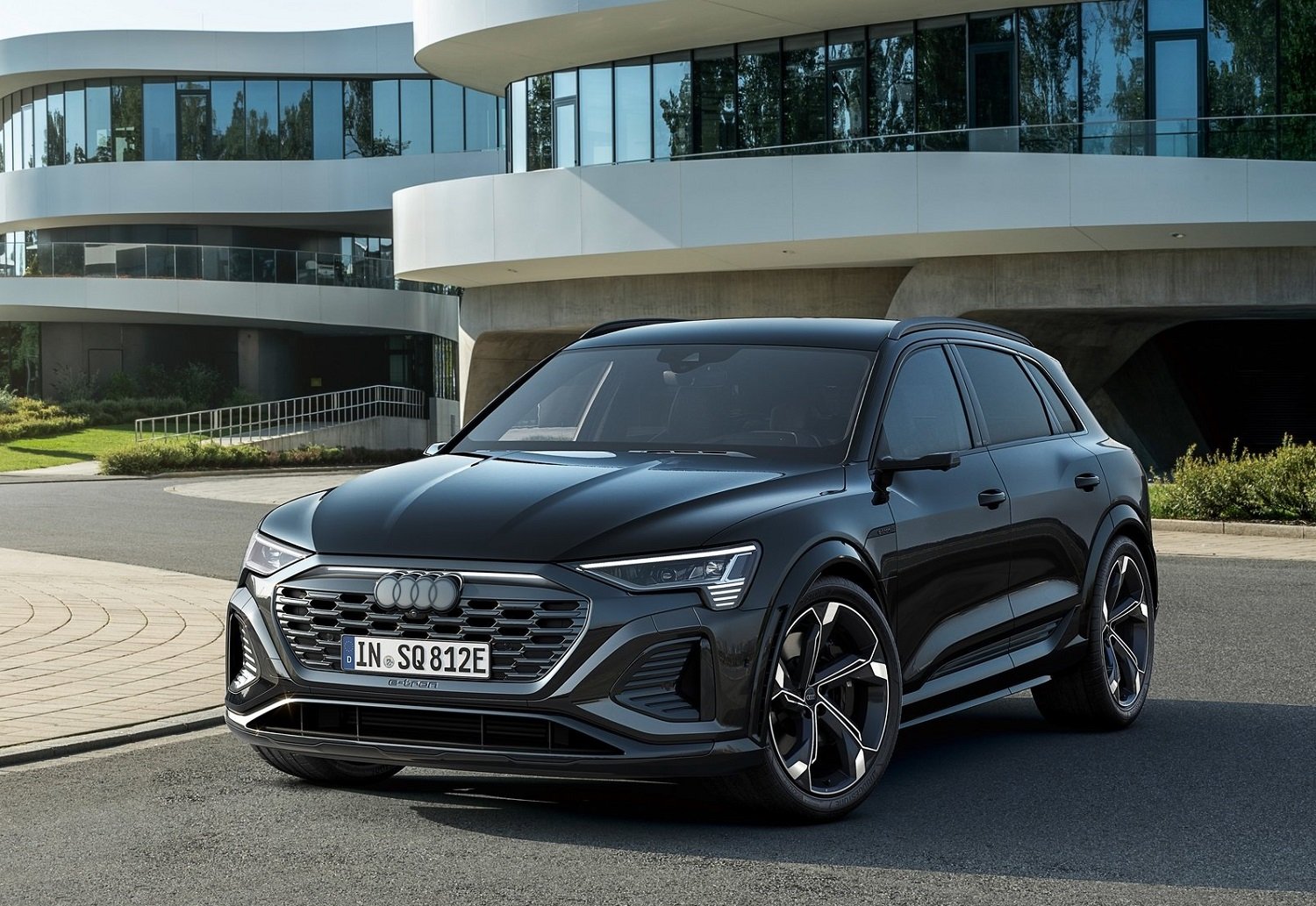New Audi SQ8 e-tron revealed