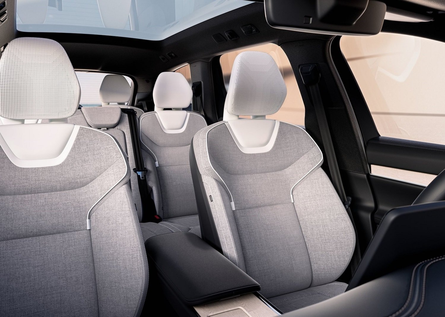 New Volvo EX90 revealed