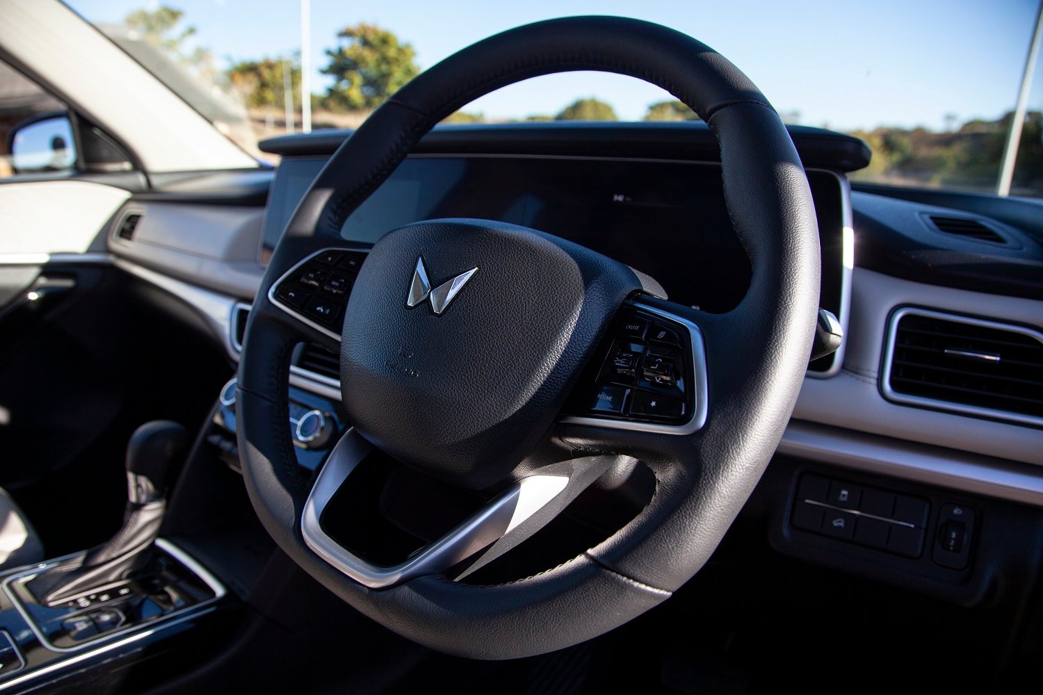 New Mahindra XUV 700 price South Africa