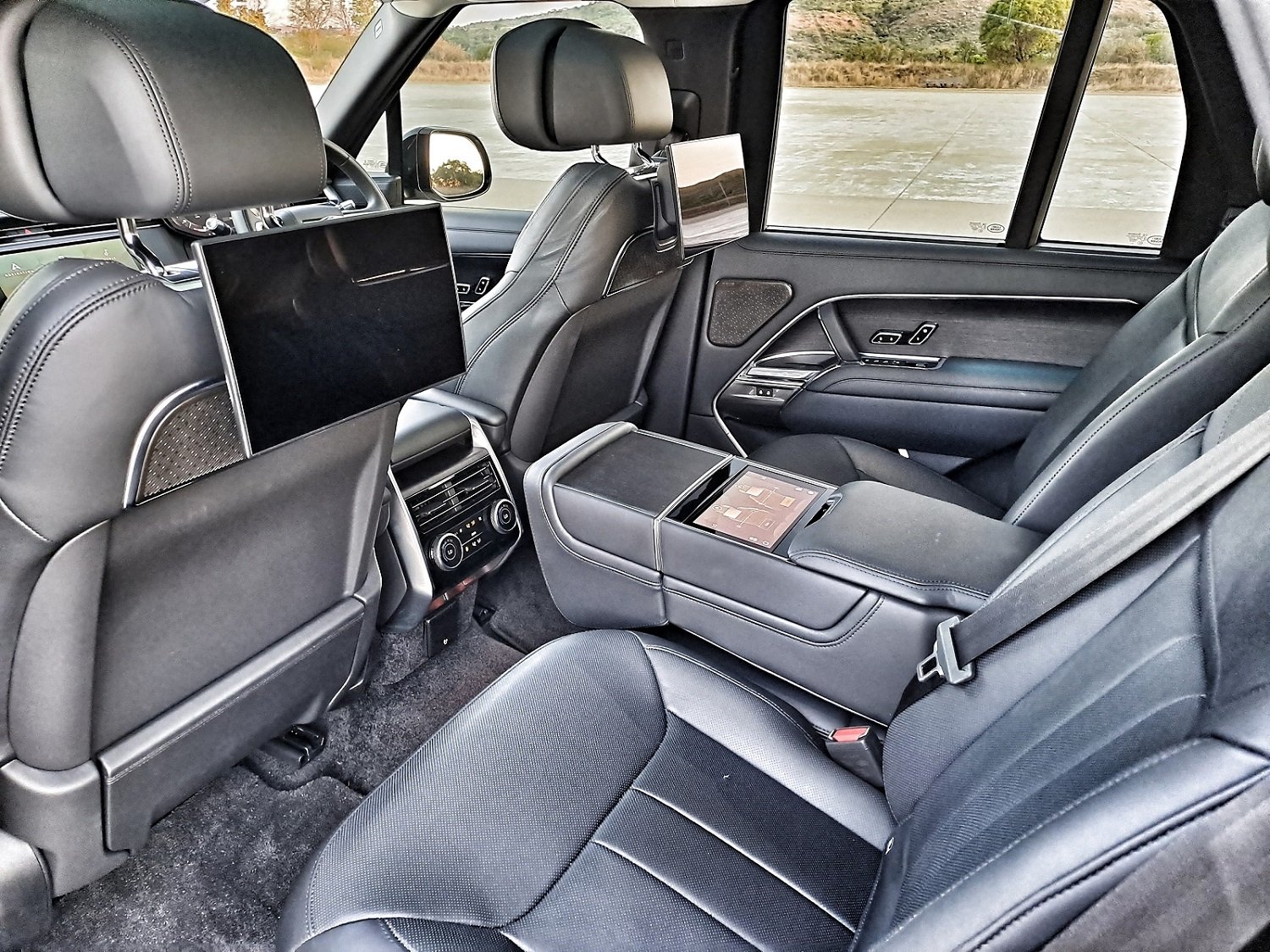 Land Rover D350 First Edition