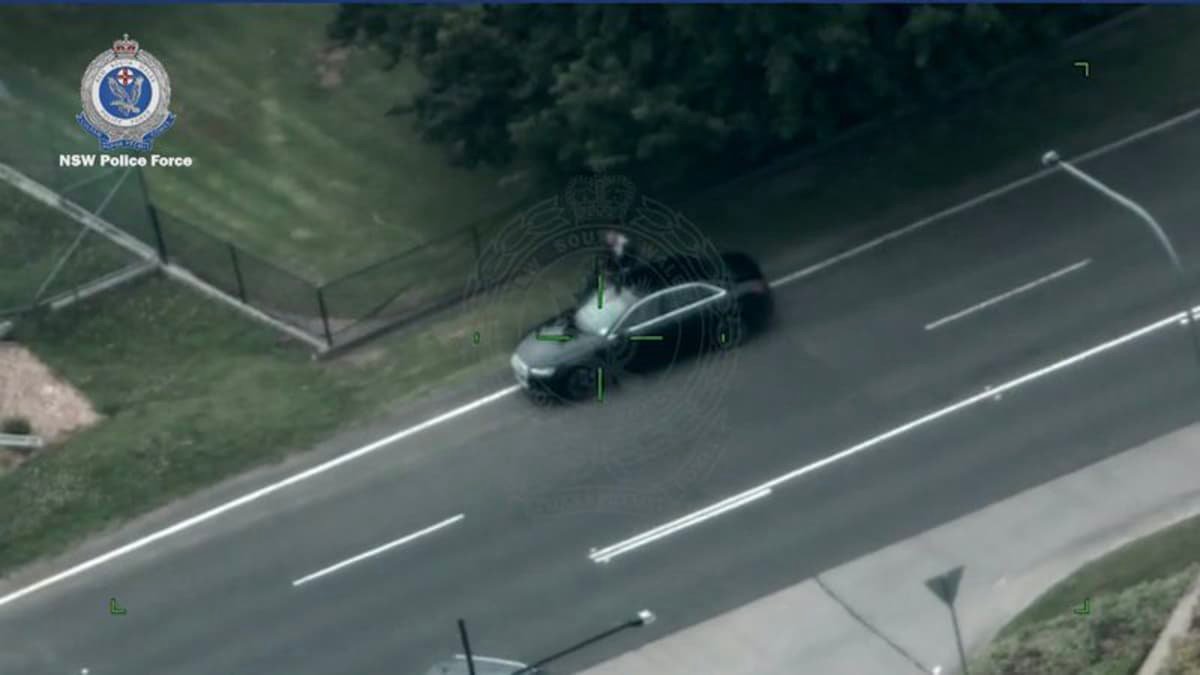 Police arrest allegedly unlicensed drink-driver after 170km pursuit