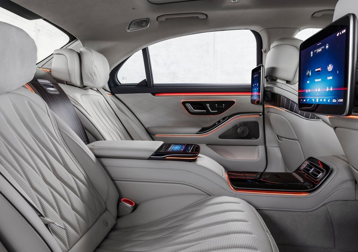 New Mercedes-AMG S63 revealed