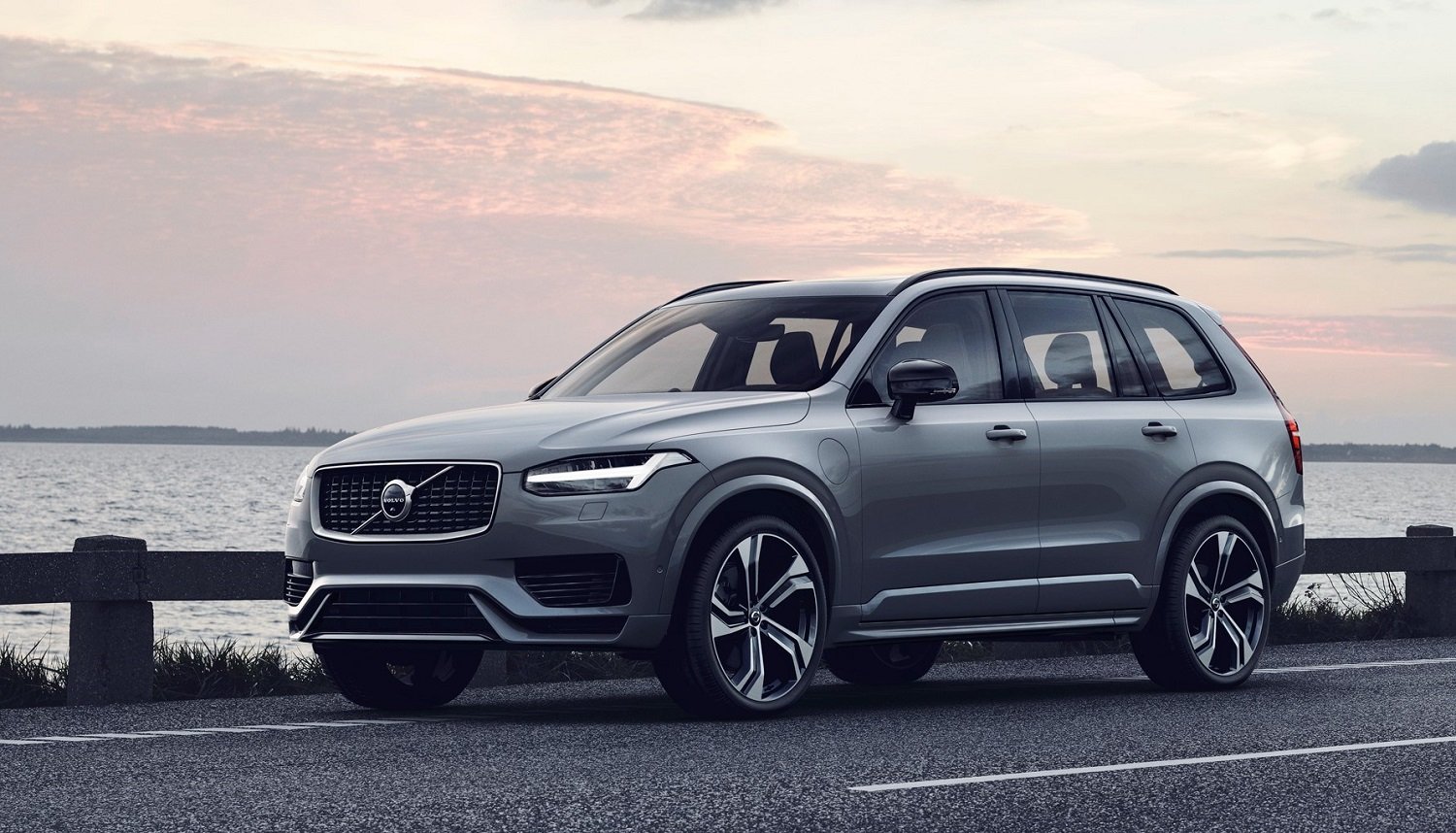 Volvo XC90 continuing along with new EX30