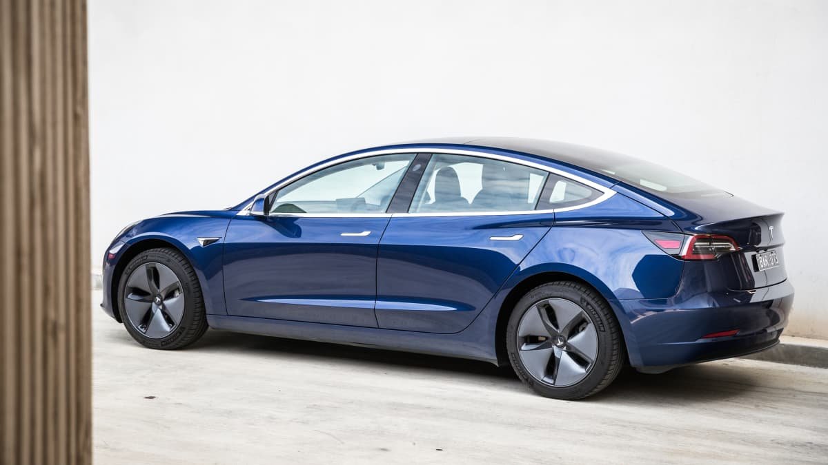 Tesla to backflip on removal of radar sensors for electric-car autonomous tech