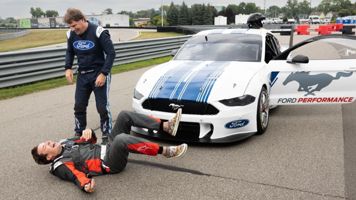 Global Ford boss takes TV talkshow host Jimmy Fallon for wild Aussie V8 Supercar ride