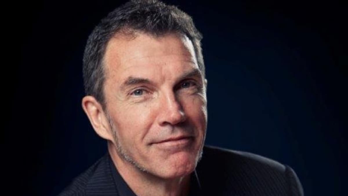 Ed Welburn, vice president of General Motors Global Design will retire on July 1, following a 44-year career with the company. Michael Simcoe, a 33-year veteran of GM Design and vice president of GM International Design, will succeed Welburn GM head of de