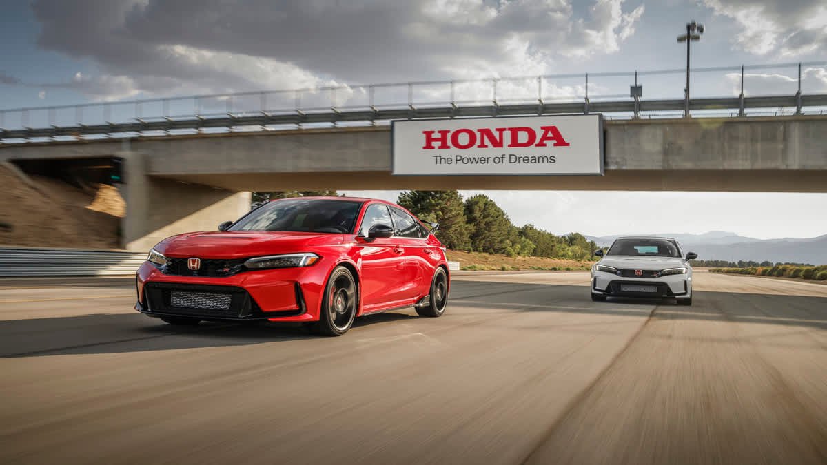 Honda Civic Type R safe in hybrid and electric-car era – report