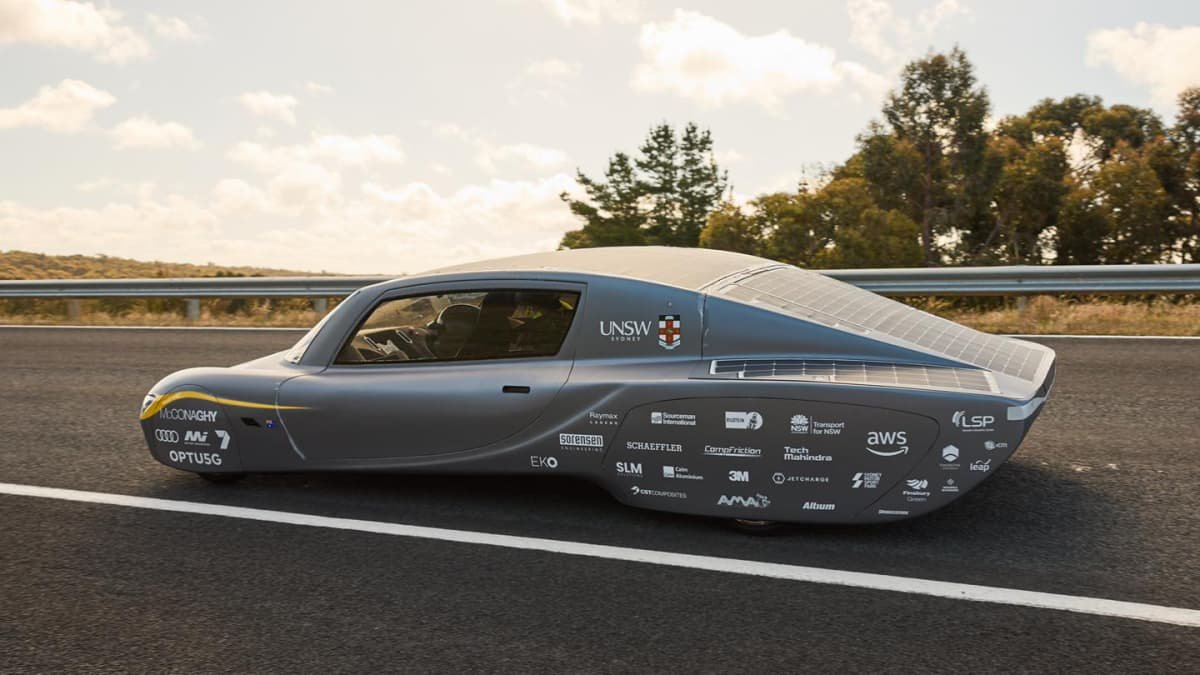 Australian solar-powered electric car drives 1000km on one charge