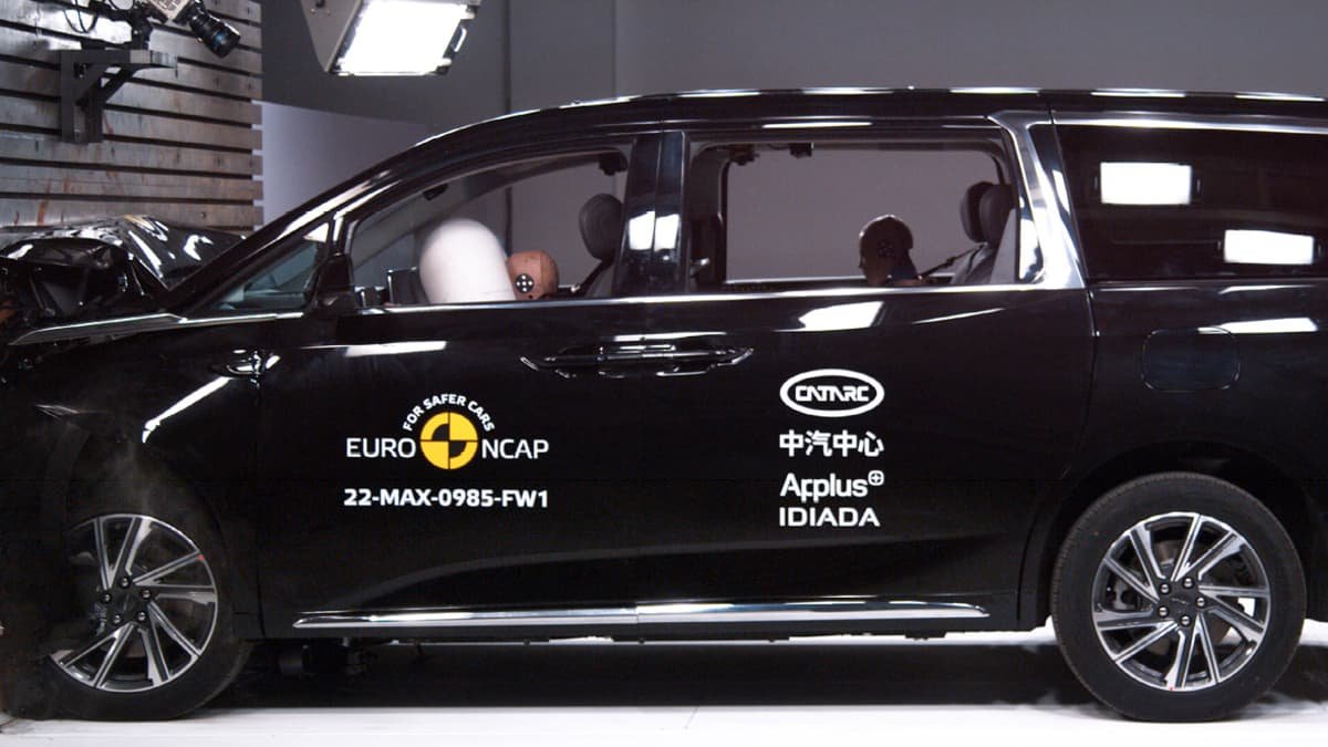 Best and worst new-car safety tests for 2022