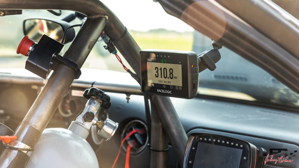 Ford GT supercar hits 500km/h, driver claims a world record