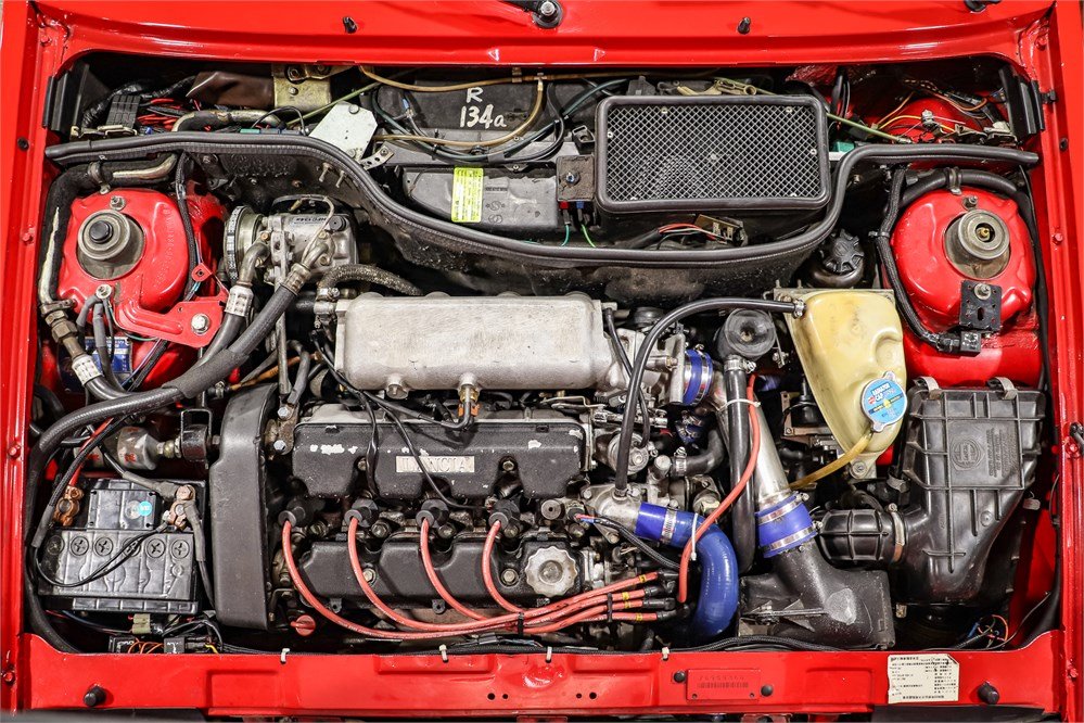 Turbocharged 2.0-liter inline-four engine