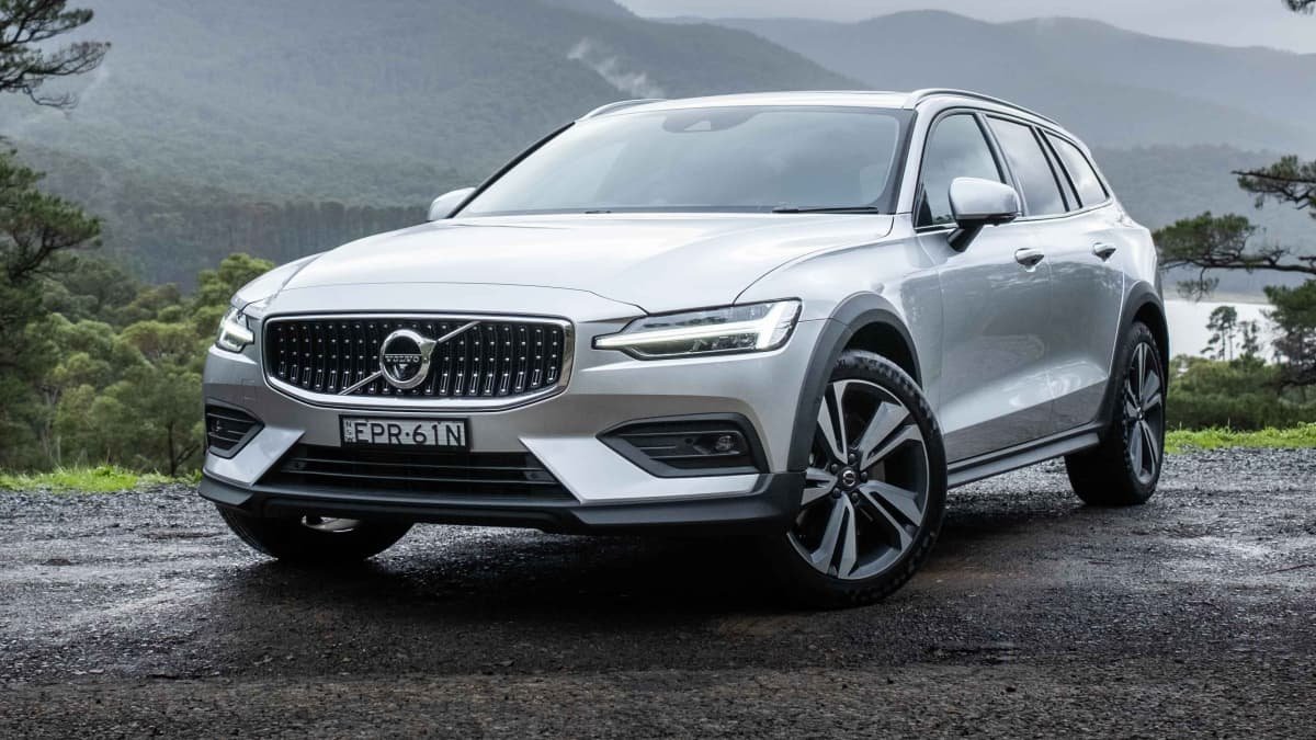 Volvo evaluating hatchbacks, sedans, and wagons in future electric line-up