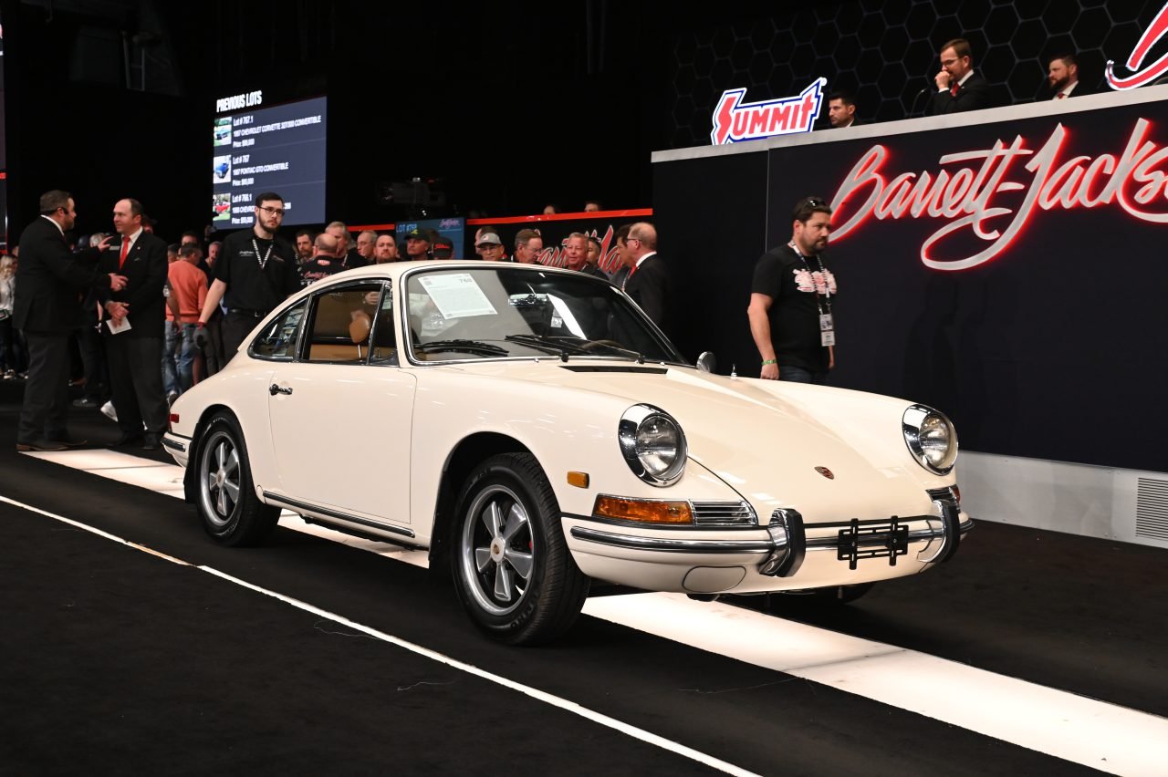 1968 PORSCHE 911