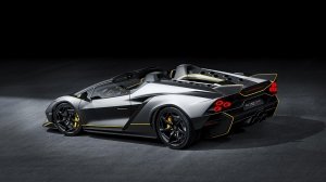 A rear 3/4 view of the Lamborghini Auténtica