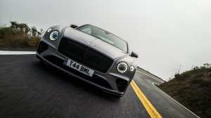 Bentley Continental GT S front