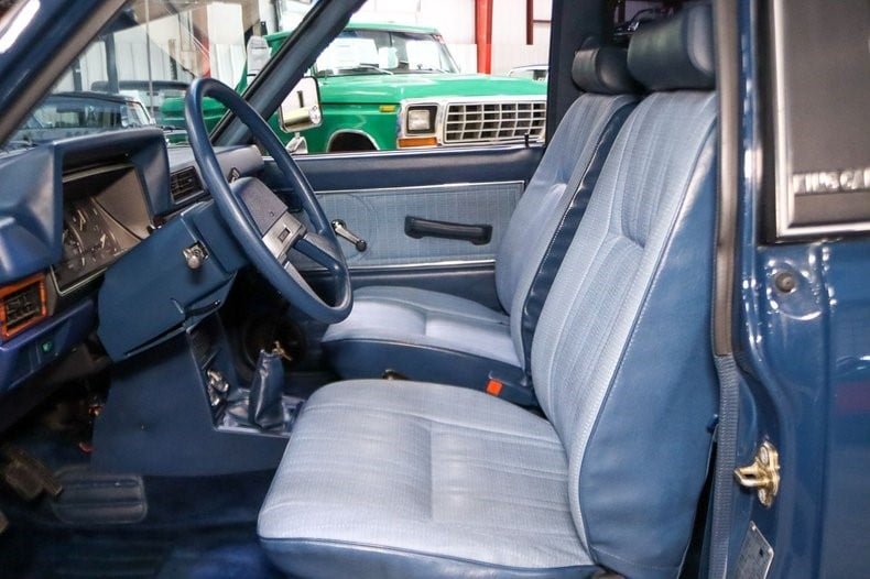 1986 Nissan Kingcab 4x4 Pickup