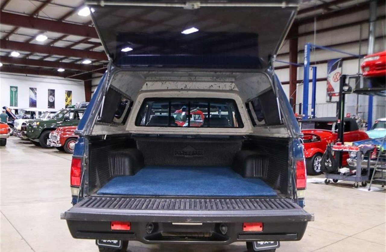 1986 Nissan Kingcab 4x4 Pickup