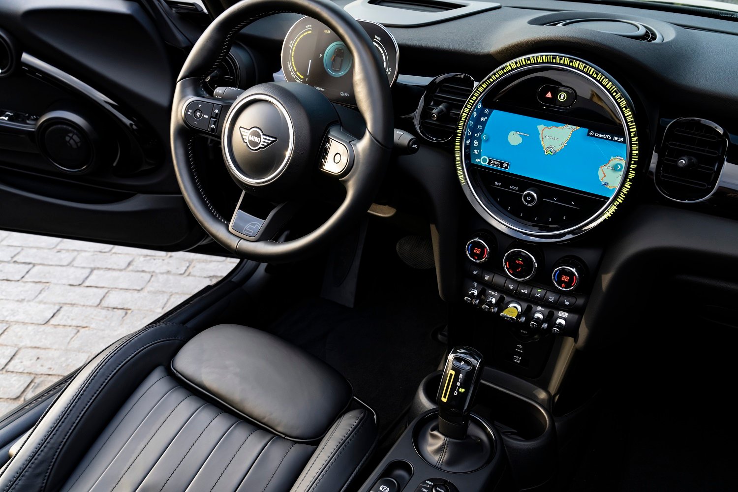Mini removes Cooper S E's roof
