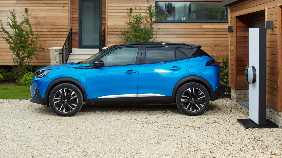 2023 Peugeot e-2008 price and specs